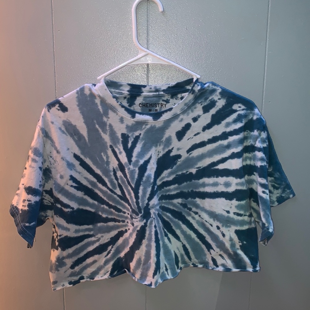 women’s cropped basic tee